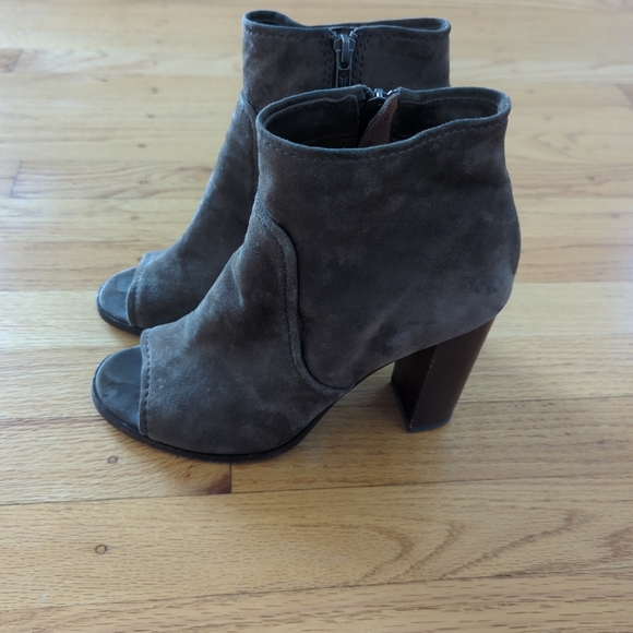 Frye Brown Peep Toe Bootie Black Suede Sz 9 Stack Heels - Picture 10 of 12
